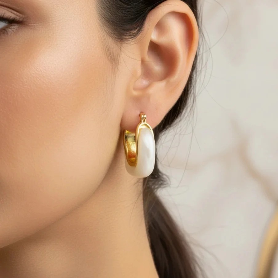 گوشواره حلقه‌ای زنانه مدل کوآل طرح مرمرین صدفی (لاک‌پشتی) با فریم داخلی طلایی