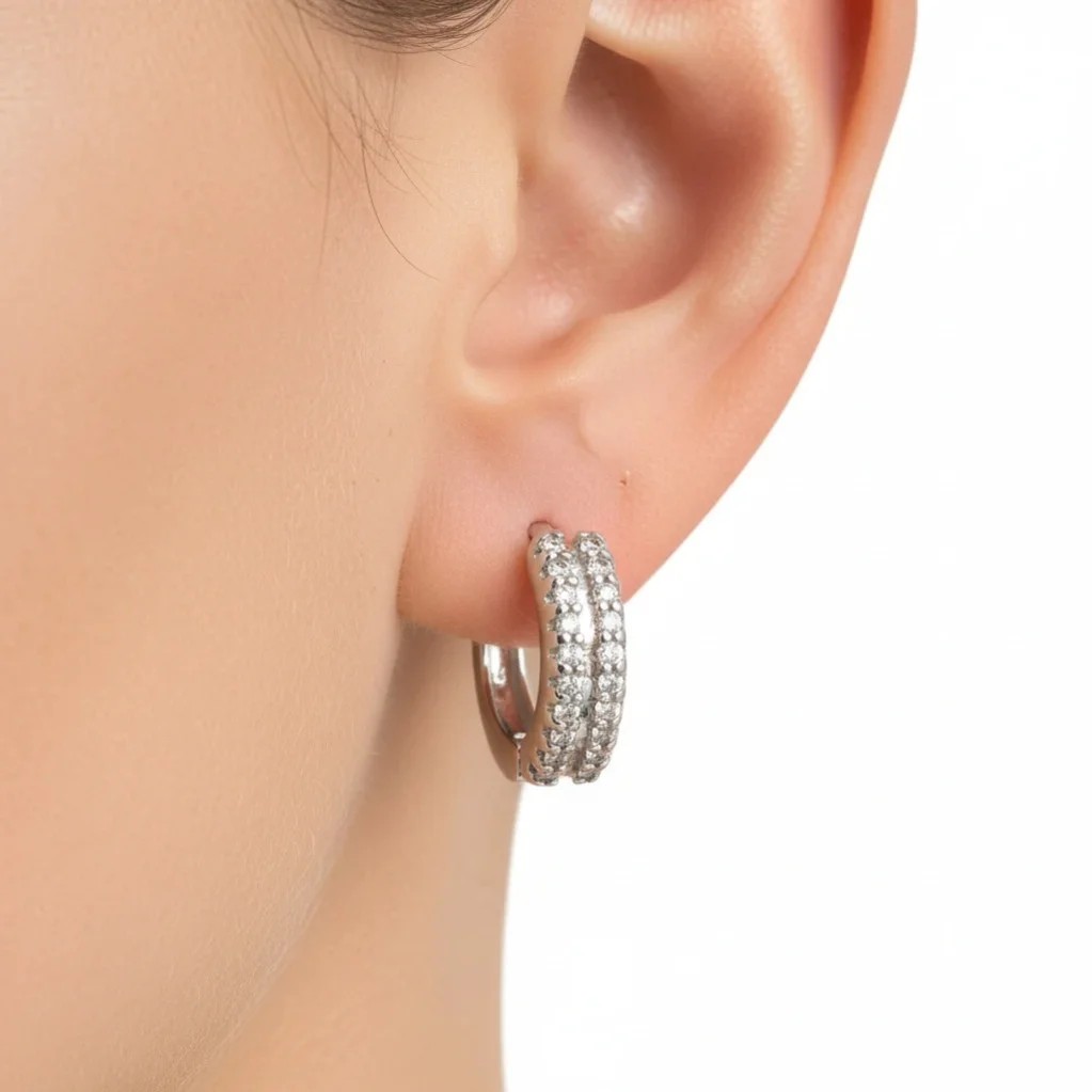 گوشواره حلقه‌ای زنانه ژوپینگ مدل سپهرک طرح جواهری نگین‌دار نقره‌ای دو ردیفه