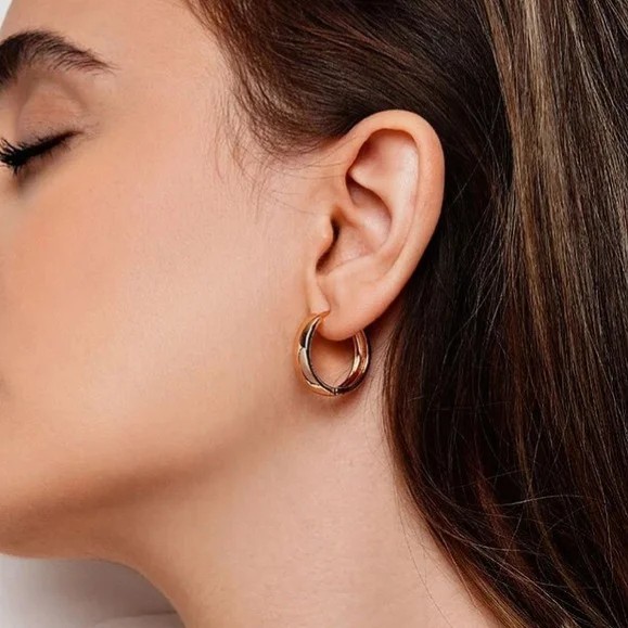 گوشواره حلقه‌ای زنانه طرح ساده آینه‌ای برند ژوپینگ