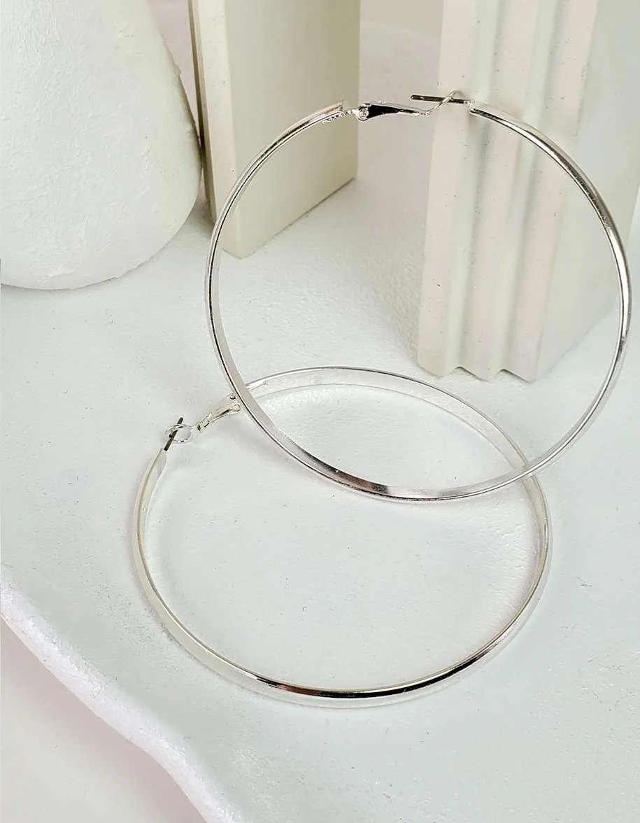 گوشواره حلقه‌ای بزرگ زنانه طرح مینیمال