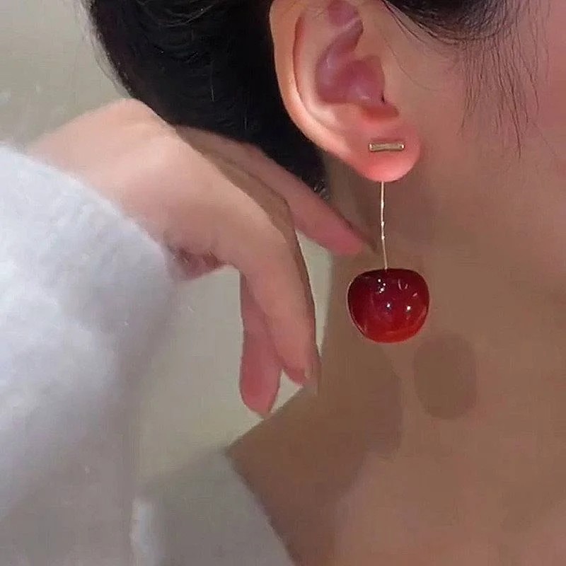 گوشواره آویز گیلاس، طراحی خاص و جذاب برای خانمهای خوشسلیقه