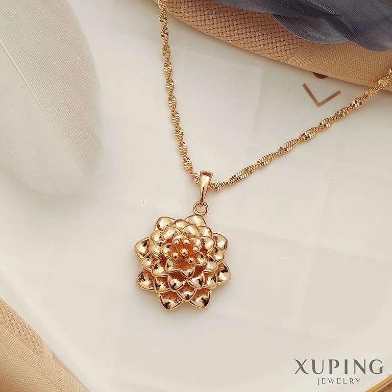 پلاک گل رز ژوپینگ، درخشش بینظیر با طرحی چشمنواز از Xuping