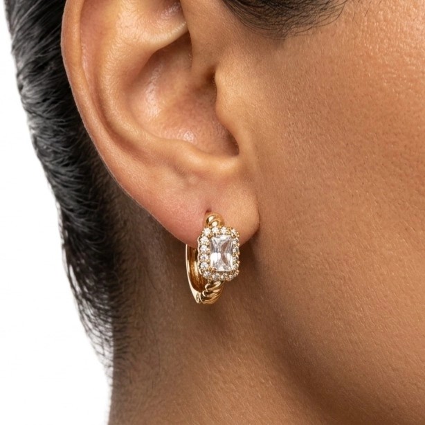 گوشواره حلقه ای زنانه طرح نگین جواهری